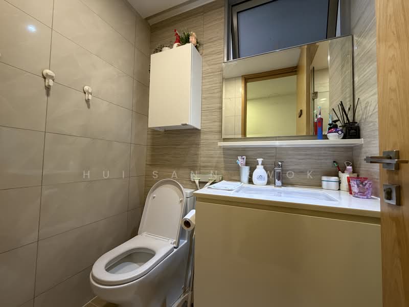 Bartley Residences, 1A Lorong How Sun, 3 Bedrooms, 1,184 sqft, Condominium For Sale, by Hui Sann Kwok, 500154759 - Bathroom - PropertyGuru.com.sg
