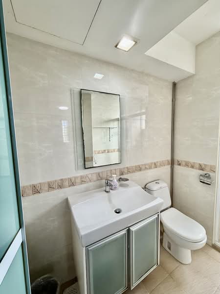 Rajah Towers, 32 Jalan Rajah, 3 Bedrooms, 2,088 sqft, Apartment For Sale, by Juddy Yap, 500154765 - Bathroom - PropertyGuru.com.sg