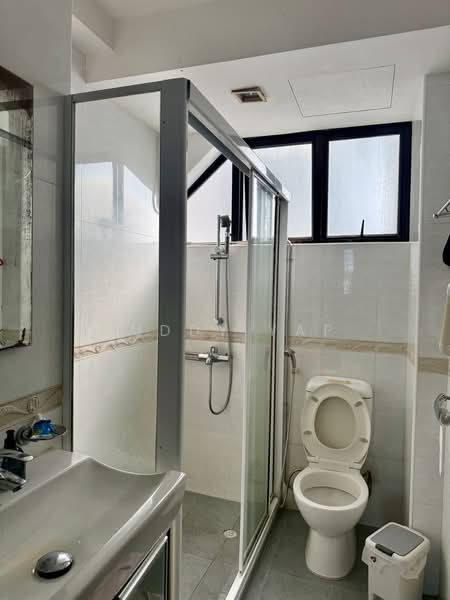 Rajah Towers, 32 Jalan Rajah, 3 Bedrooms, 2,088 sqft, Apartment For Sale, by Juddy Yap, 500154765 - Bathroom - PropertyGuru.com.sg