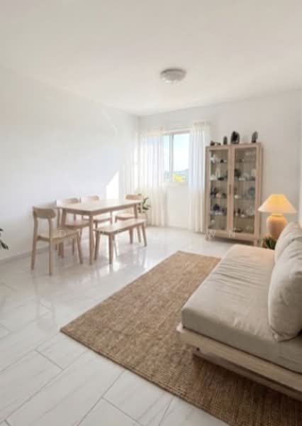 816 Yishun Street 81, 816 Yishun Street 81, 4 Bedrooms, 1,389 sqft, HDB Flat For Sale, by Doreen Own, 500154768 - Living Room - PropertyGuru.com.sg