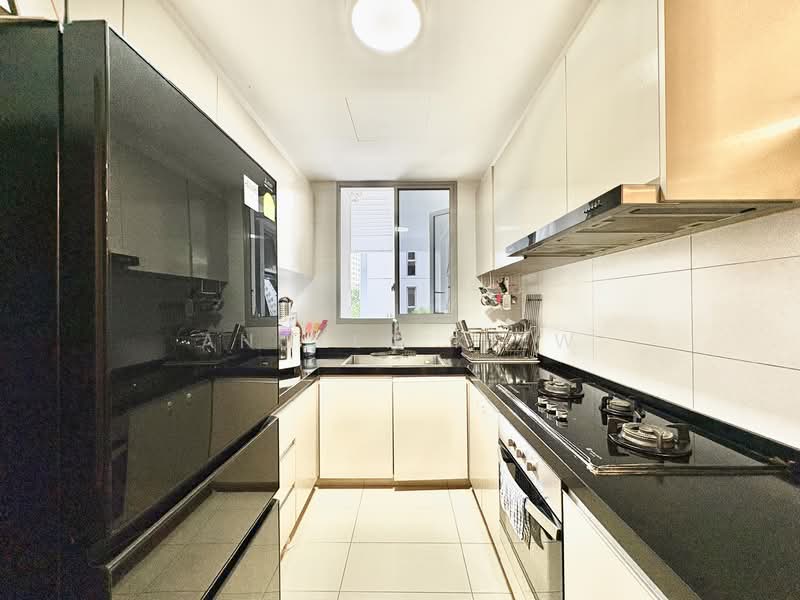 Prive, 35 Punggol Field, 3 Bedrooms, 1,001 sqft, Executive Condominium For Sale, by Angela Kiew, 500154772 - Kitchen - PropertyGuru.com.sg