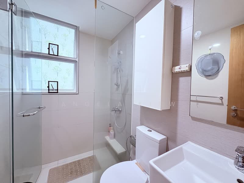 Prive, 35 Punggol Field, 3 Bedrooms, 1,001 sqft, Executive Condominium For Sale, by Angela Kiew, 500154772 - Bathroom - PropertyGuru.com.sg