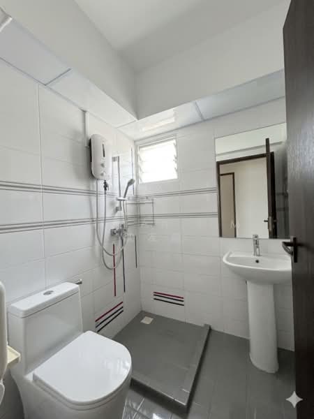8A Upper Boon Keng Road, 8A Upper Boon Keng Road, Room Rental, 150 sqft, HDB Flat For Rent, by Adrian Sim 沈友顺, 500154785 - Bathroom - PropertyGuru.com.sg