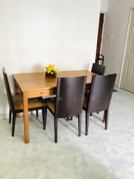 660B Jurong West Street 64, 660B Jurong West Street 64, 3 Bedrooms, 1,184 sqft, HDB Flat For Rent, by Jean Low, 500154786 - Dining Table - PropertyGuru.com.sg