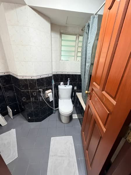 Melville Park, 22 Simei Street 1, 2 Bedrooms, 958 sqft, Condominium For Rent, by Guangren Chen (Mark), 500154797 - Bathroom - PropertyGuru.com.sg