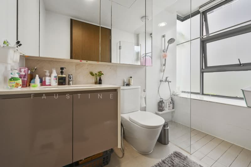Hundred Trees, 85 West Coast Drive, 2 Bedrooms, 786 sqft, Condominium For Sale, by Faustine Benedict, 500154817 - Master Ensuite Bathroom - PropertyGuru.com.sg