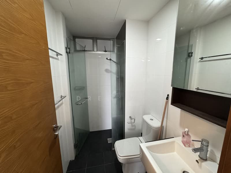 The Parc Condominium, 7 West Coast Walk, 4 Bedrooms, 1,518 sqft, Condominium For Rent, by Andrew Wong, 500154825 - Bathroom - PropertyGuru.com.sg