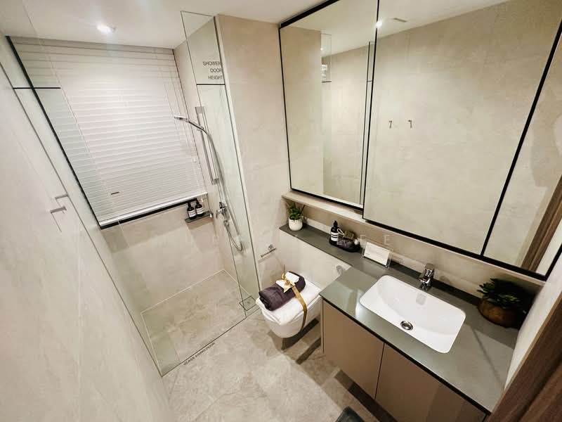 Norwood Grand, 8 Champions Way, 4 Bedrooms, 1,313 sqft, Condominium For Sale, by Murphy Lee, 500154831 - Bathroom - PropertyGuru.com.sg