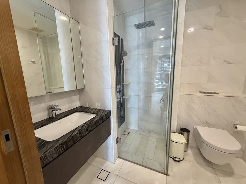 Marina One Residences, 21 Marina Way, 1 Bedroom, 721 sqft, Condominium For Sale, by Faustine Benedict, 500154845 - Bathroom - PropertyGuru.com.sg