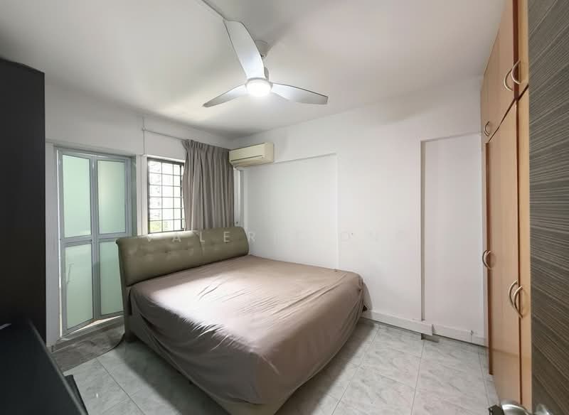 104 Bukit Purmei Road, 104 Bukit Purmei Road, 2 Bedrooms, 829 sqft, HDB Flat For Sale, by Valerie Ong, 500154850 - Master Bedroom - PropertyGuru.com.sg