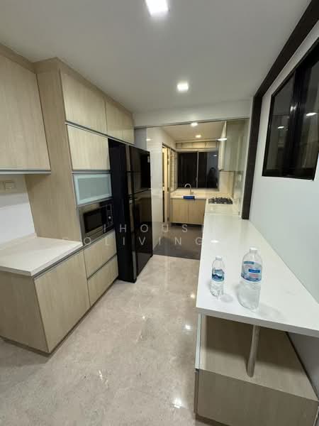 The Parc Condominium, 3 West Coast Walk, Room Rental, 70 sqft, Condominium For Rent, by Leo, 500154869 - Kitchen - PropertyGuru.com.sg