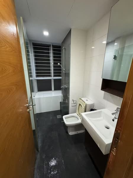 The Parc Condominium, 3 West Coast Walk, Room Rental, 70 sqft, Condominium For Rent, by Leo, 500154869 - Bathroom - PropertyGuru.com.sg