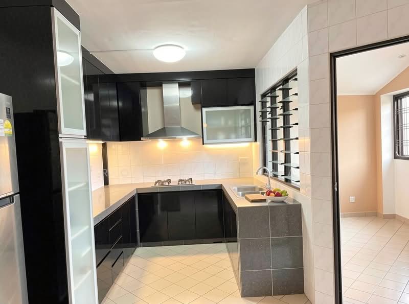 113 Rivervale Walk, 113 Rivervale Walk, 3 Bedrooms, 1,313 sqft, HDB Flat For Sale, by Roger Khera, 500154886 - Kitchen - PropertyGuru.com.sg