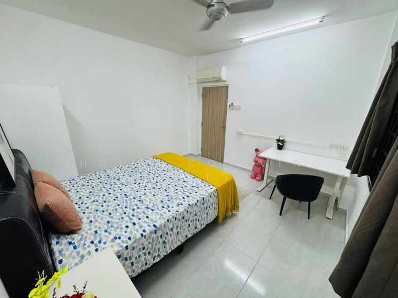 Jalan Asas,Fuyong Estate, 17 Jln Asas, Room Rental, 120 sqft, Bungalow House For Rent, by LEO, 500154888 - Bedroom - PropertyGuru.com.sg