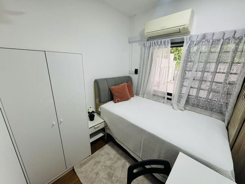 Jalan Asas,Fuyong Estate, 17 Jln Asas, Room Rental, 120 sqft, Bungalow House For Rent, by LEO, 500154888 - Bedroom - PropertyGuru.com.sg