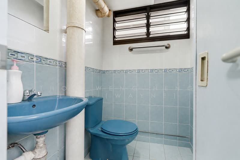 44 Chai Chee Street, 44 Chai Chee Street, 2 Bedrooms, 732 sqft, HDB Flat For Sale, by Thoo Weng Heng 杜咏恒 (Wayne), 500154894 - Bathroom - PropertyGuru.com.sg