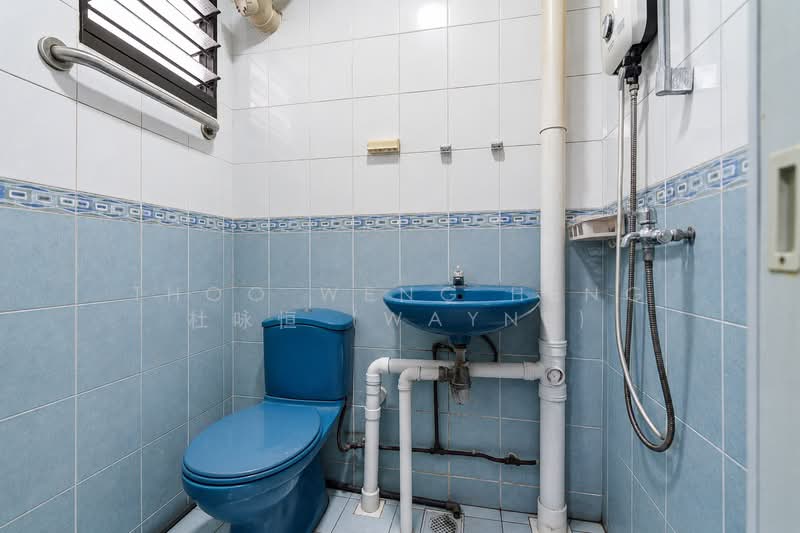 44 Chai Chee Street, 44 Chai Chee Street, 2 Bedrooms, 732 sqft, HDB Flat For Sale, by Thoo Weng Heng 杜咏恒 (Wayne), 500154894 - Bathroom - PropertyGuru.com.sg