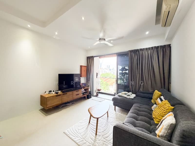 Waterford Residence, 21 Kim Yam Road, 3 Bedrooms, 1,044 sqft, Condominium For Sale, by Shirlene Ang, 500154901 - Living Room - PropertyGuru.com.sg