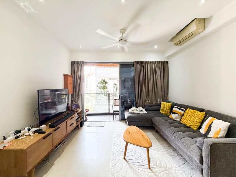 Waterford Residence, 21 Kim Yam Road, 3 Bedrooms, 1,044 sqft, Condominium For Sale, by Shirlene Ang, 500154901 - Living Room - PropertyGuru.com.sg
