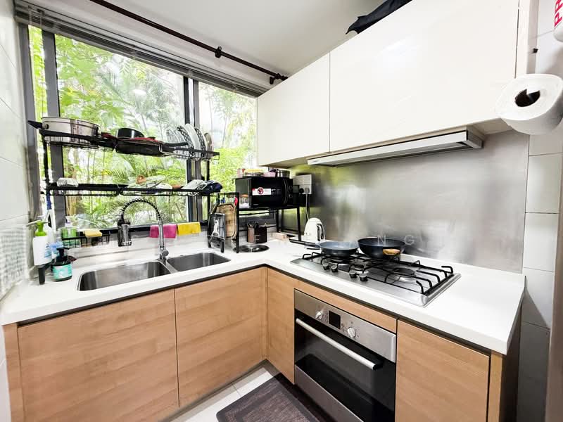 Waterford Residence, 21 Kim Yam Road, 3 Bedrooms, 1,044 sqft, Condominium For Sale, by Shirlene Ang, 500154901 - Kitchen - PropertyGuru.com.sg