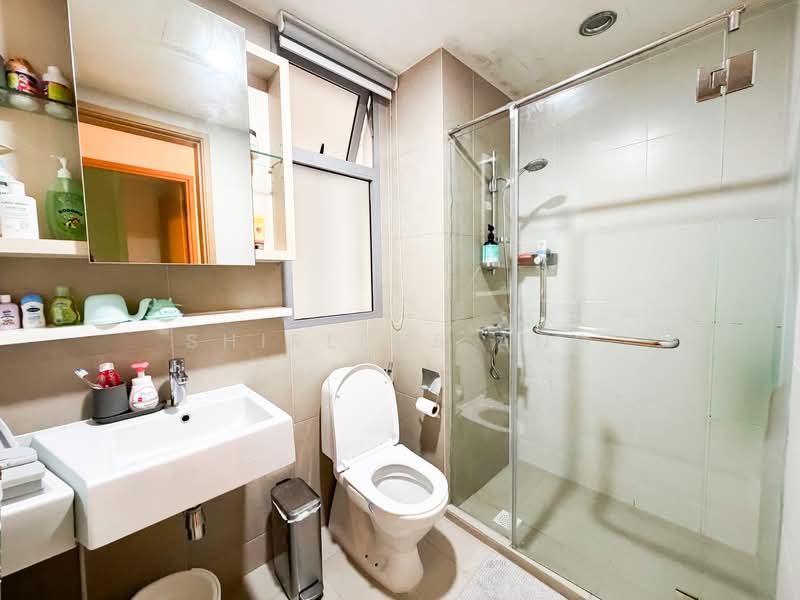 Waterford Residence, 21 Kim Yam Road, 3 Bedrooms, 1,044 sqft, Condominium For Sale, by Shirlene Ang, 500154901 - Bathroom - PropertyGuru.com.sg