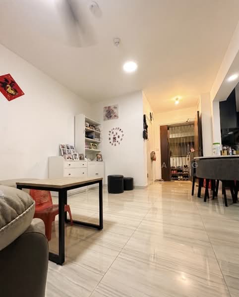 429B Bedok North Woods, 429B Bedok North Road, 2 Bedrooms, 742 sqft, HDB Flat For Sale, by Aloysius Ang, 500154906 - Living Room - PropertyGuru.com.sg