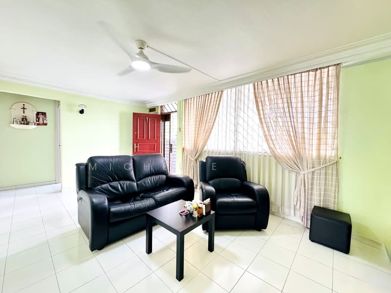 120 Pending Road, 120 Pending Road, 3 Bedrooms, 904 sqft, HDB Flat For Sale, by Michelle Yow, 500154913 - Living Room - PropertyGuru.com.sg