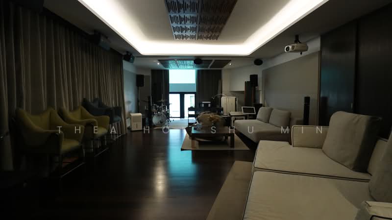 ⭐️Modern Bukit Timah Detached⭐️, , 5 Bedrooms, 6,000 sqft, Detached House For Sale, by Thea Hoi Shu Min, 500154915 - Living Room - PropertyGuru.com.sg