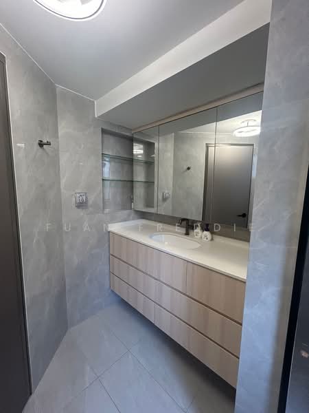 Rio Vista, 10 Upper Serangoon View, 3 Bedrooms, 1,605 sqft, Condominium For Rent, by Fuan Freddie, 500154918 - Nicely Renovated Bathroom - PropertyGuru.com.sg