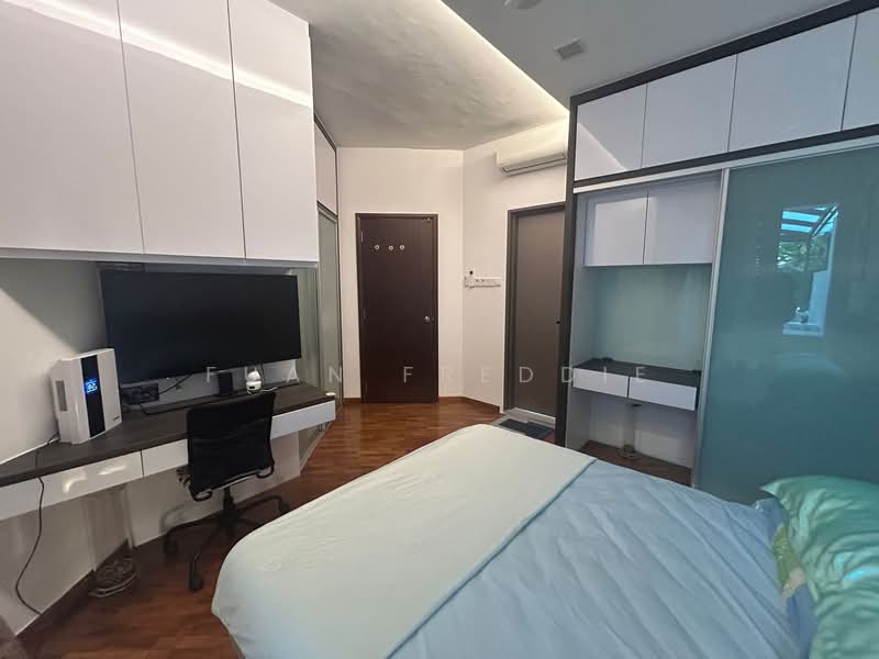 Rio Vista, 10 Upper Serangoon View, 3 Bedrooms, 1,605 sqft, Condominium For Rent, by Fuan Freddie, 500154918 - Common Bedroom with full cabinets - PropertyGuru.com.sg