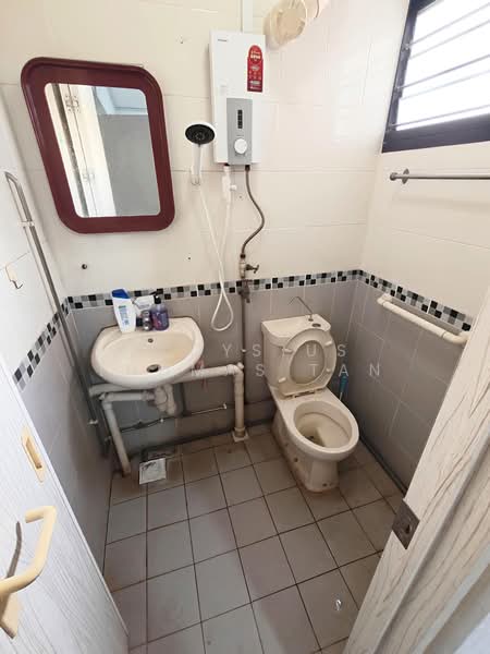 511 West Coast Drive, 511 West Coast Drive, 3 Bedrooms, 980 sqft, HDB Flat For Sale, by Aloysius Thomas Tan, 500154919 - Bathroom - PropertyGuru.com.sg