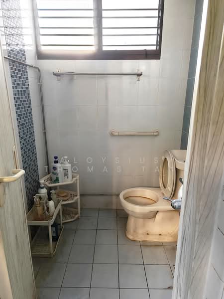 511 West Coast Drive, 511 West Coast Drive, 3 Bedrooms, 980 sqft, HDB Flat For Sale, by Aloysius Thomas Tan, 500154919 - Bathroom - PropertyGuru.com.sg