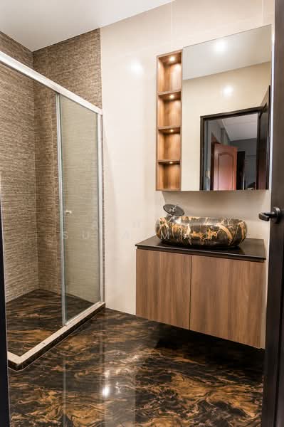 906 Jurong West Street 91, 906 Jurong West Street 91, 4 Bedrooms, 1,561 sqft, HDB Flat For Sale, by Azhar Sulaiman, 500154923 - Bathroom - PropertyGuru.com.sg