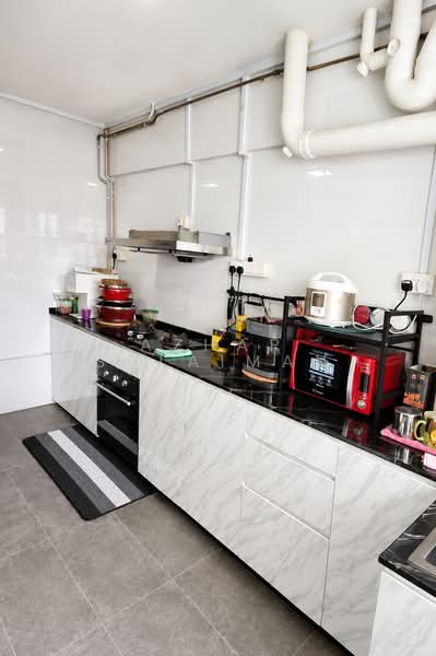 906 Jurong West Street 91, 906 Jurong West Street 91, 4 Bedrooms, 1,561 sqft, HDB Flat For Sale, by Azhar Sulaiman, 500154923 - Kitchen - PropertyGuru.com.sg