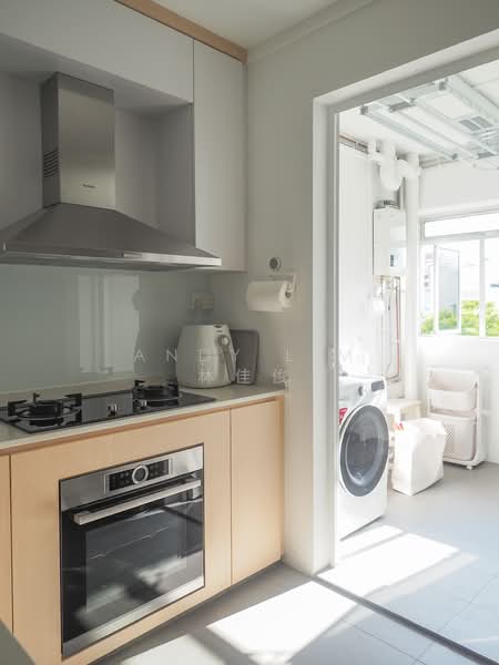 351 Tampines Street 33, 351 Tampines Street 33, 3 Bedrooms, 1,432 sqft, HDB Flat For Sale, by Andy Lim 林佳俊, 500154924 - Kitchen - PropertyGuru.com.sg