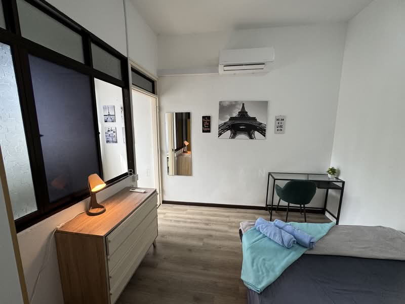Jalan Pari Burong, Jalan Pari Burong, Room Rental, 254 sqft, Shophouse For Rent, by Ben Kwan, 500154925 - Kingfisher - PropertyGuru.com.sg