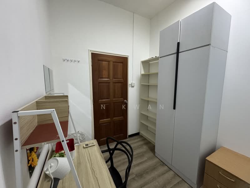 Jalan Pari Burong, Jalan Pari Burong, Room Rental, 254 sqft, Shophouse For Rent, by Ben Kwan, 500154925 - Sunbird - PropertyGuru.com.sg
