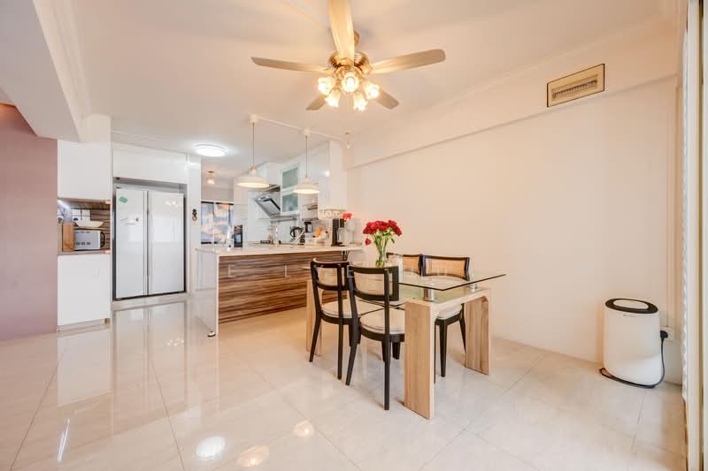724 Pasir Ris Street 72, 724 Pasir Ris Street 72, 4 Bedrooms, 1,324 sqft, HDB Flat For Sale, by Joyce Lye Hui Xin, 500154927 - Kitchen - PropertyGuru.com.sg