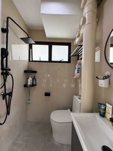 736 Yishun Street 72, 736 Yishun Street 72, 2 Bedrooms, 721 sqft, HDB Flat For Sale, by Benjamin Poon 潘国雄, 500154940 - Bathroom - PropertyGuru.com.sg