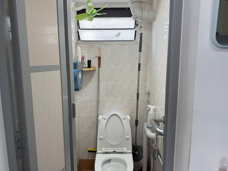 545 Serangoon North Avenue 3, 545 Serangoon North Avenue 3, Room Rental, 102 sqft, HDB Flat For Rent, by Maggie Lee, 500154946 - Bathroom - PropertyGuru.com.sg