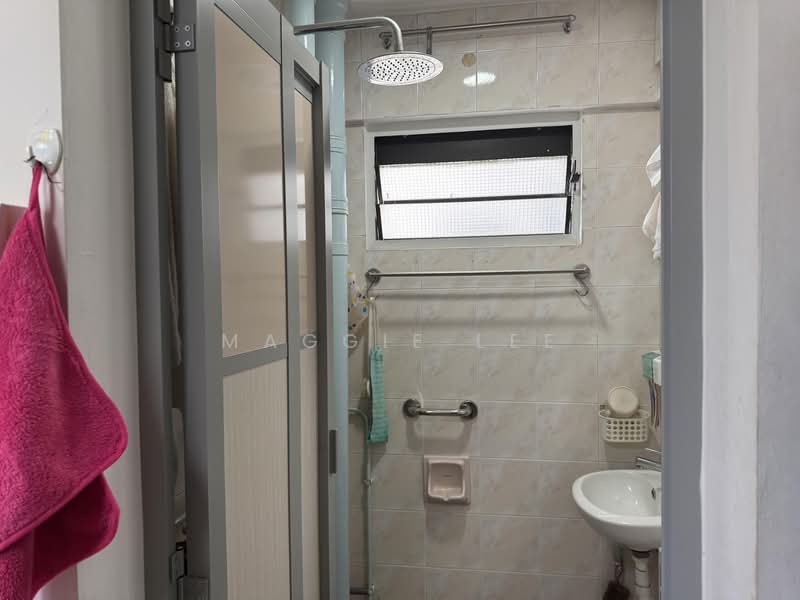 545 Serangoon North Avenue 3, 545 Serangoon North Avenue 3, Room Rental, 102 sqft, HDB Flat For Rent, by Maggie Lee, 500154946 - Bathroom - PropertyGuru.com.sg