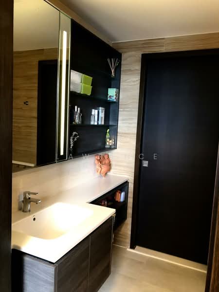 Sims Urban Oasis, 2 Sims Drive, 1 Bedroom, 441 sqft, Condominium For Rent, by Lawrence Chua, 500154972 - Bathroom - PropertyGuru.com.sg