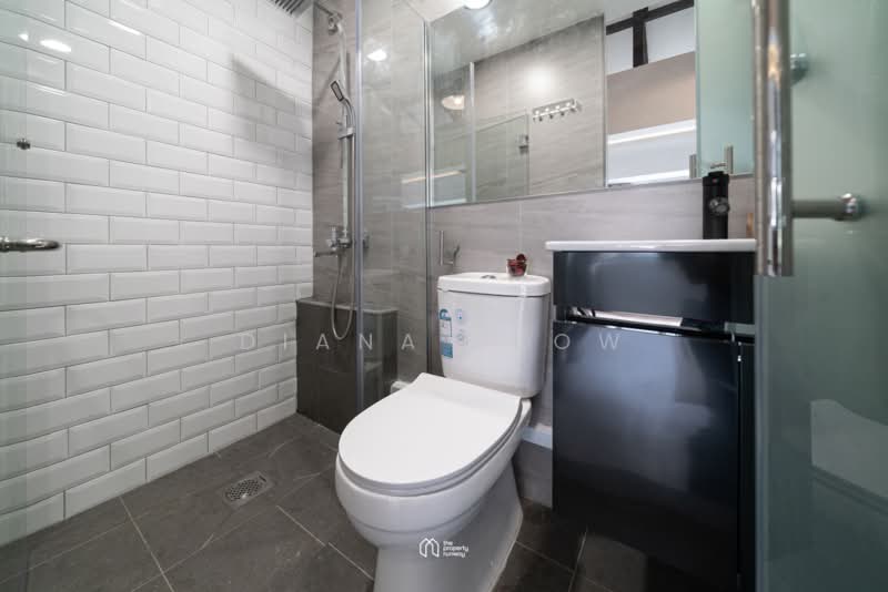 Pasir Panjang Road, , Room Rental, 330 sqft, Walk-up Apartment For Rent, by Diana Teow, 500154976 - Bathroom - PropertyGuru.com.sg