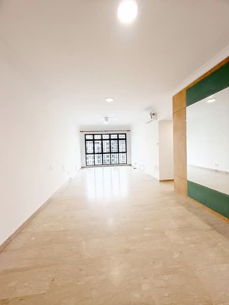 Carissa Park Condo, 2 Flora Drive, 3 Bedrooms, 1,324 sqft, Condominium For Rent, by Alicia Ong, 500154990 - Interior - PropertyGuru.com.sg
