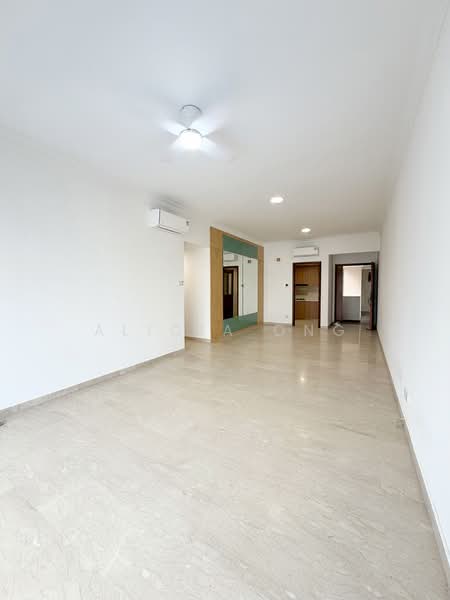 Carissa Park Condo, 2 Flora Drive, 3 Bedrooms, 1,324 sqft, Condominium For Rent, by Alicia Ong, 500154990 - Living room - PropertyGuru.com.sg