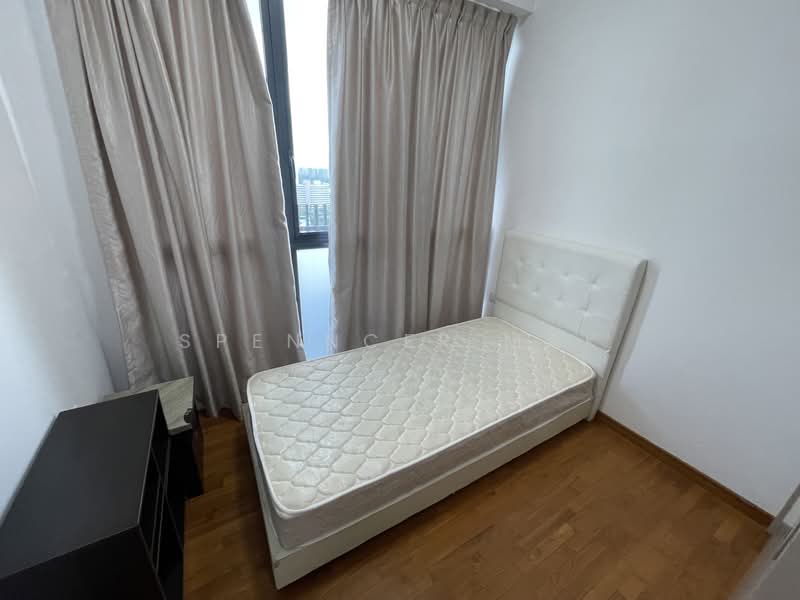 J Gateway, 2 Gateway Drive, 3 Bedrooms, 947 sqft, Condominium For Rent, by Spenncer Mak, 500154993 - Bedroom - PropertyGuru.com.sg