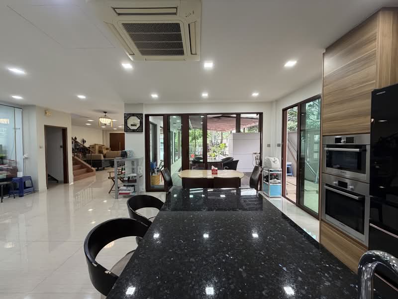 Corner Terrace! Cul de sac! Huge land!, Bunga Rampai, 9 Bedrooms, 5,800 sqft, Corner Terrace For Sale, by Irene See, 500155002 - Kitchen - PropertyGuru.com.sg