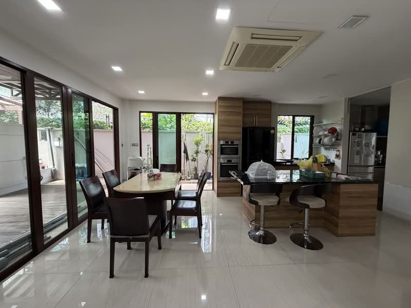Corner Terrace! Cul de sac! Huge land!, Bunga Rampai, 9 Bedrooms, 5,800 sqft, Corner Terrace For Sale, by Irene See, 500155002 - Kitchen - PropertyGuru.com.sg