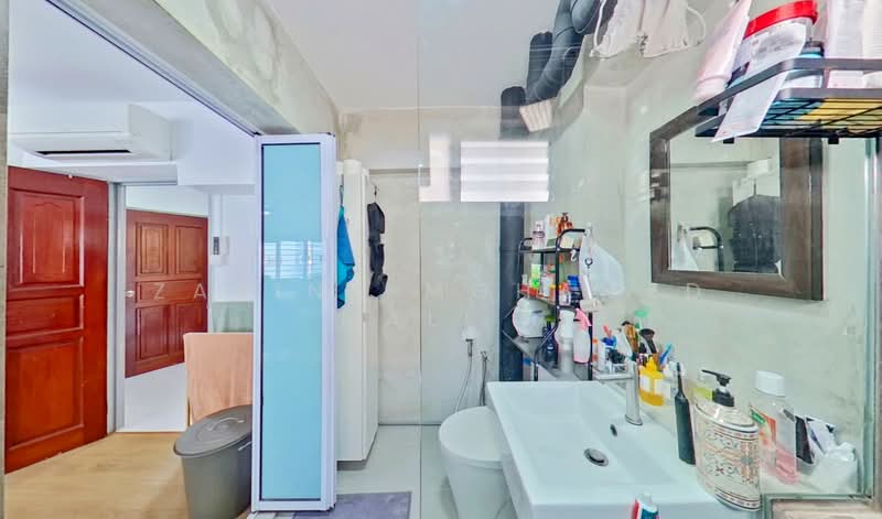 866 Tampines Street 83, 866 Tampines Street 83, 4 Bedrooms, 1,345 sqft, HDB Flat For Sale, by Zarina Mohamed Ali, 500155006 - Bathroom - PropertyGuru.com.sg