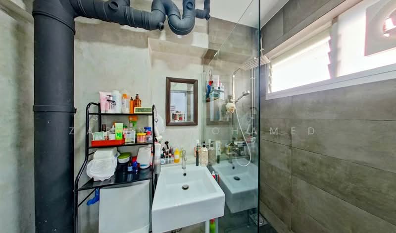 866 Tampines Street 83, 866 Tampines Street 83, 4 Bedrooms, 1,345 sqft, HDB Flat For Sale, by Zarina Mohamed Ali, 500155006 - Bathroom - PropertyGuru.com.sg